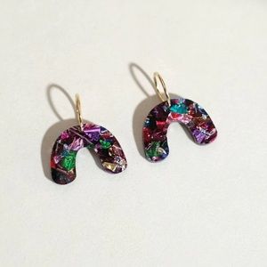 Sleepy Mountain mini arch kaleidoscope hoop earrings